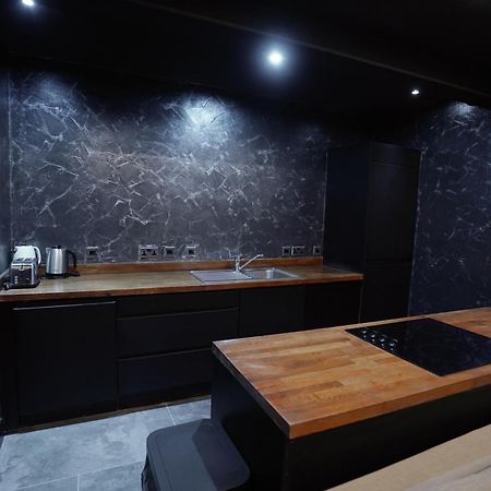 Nero Suite Sleeps Fourteen Manchester Ngoại thất bức ảnh