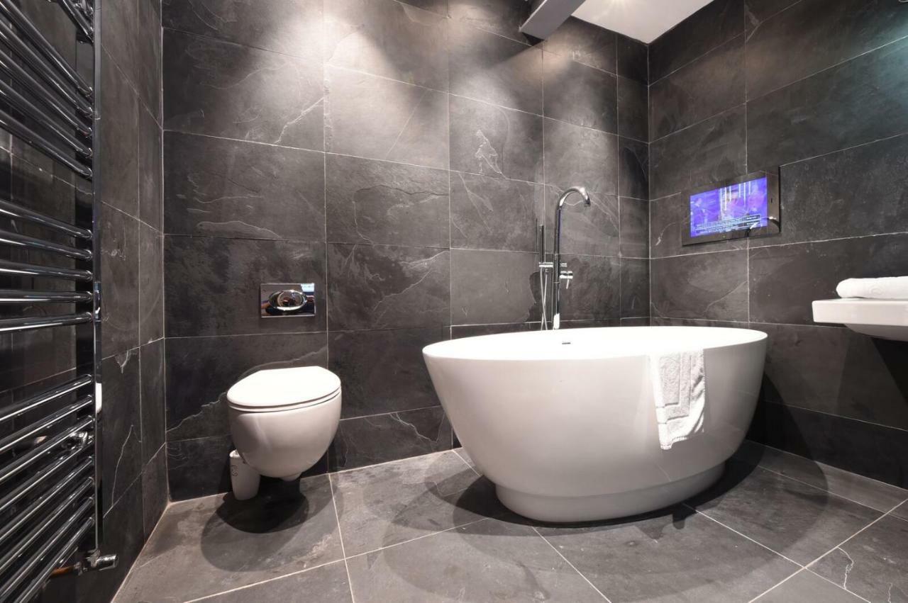 Nero Suite Sleeps Fourteen Manchester Ngoại thất bức ảnh